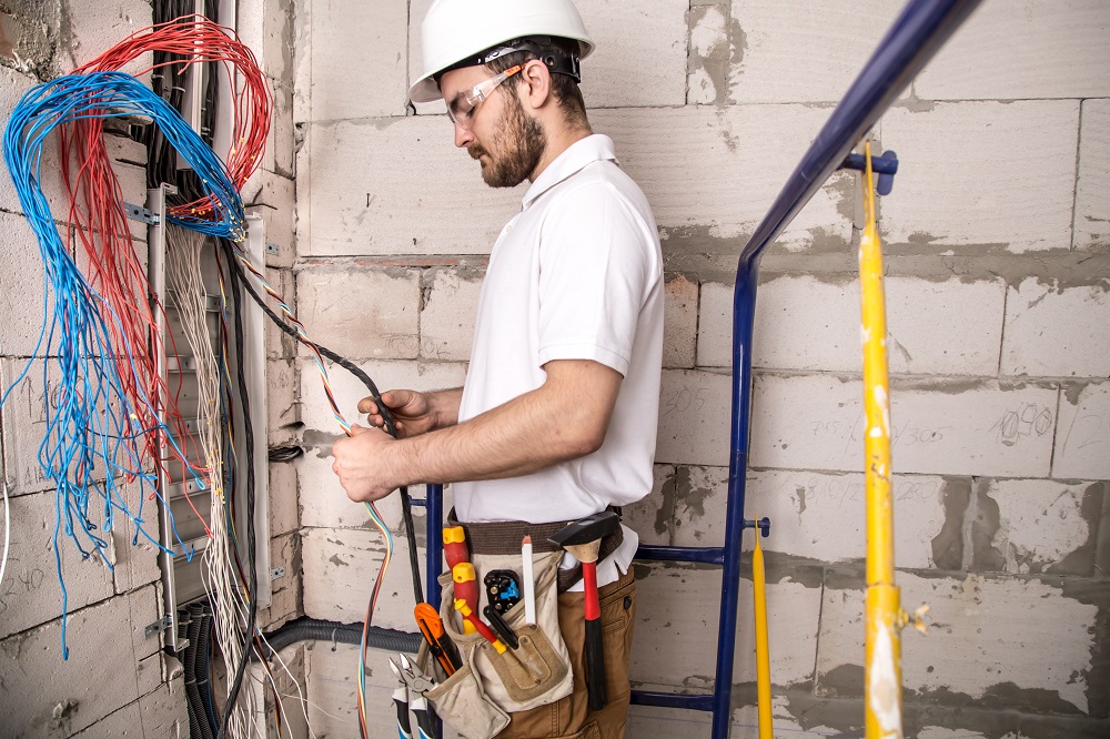 How Do Electrical Maintenance Contracts Work?